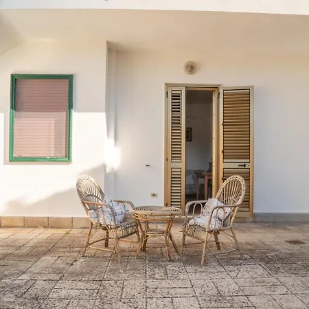 Mezzaluna Villa San Foca